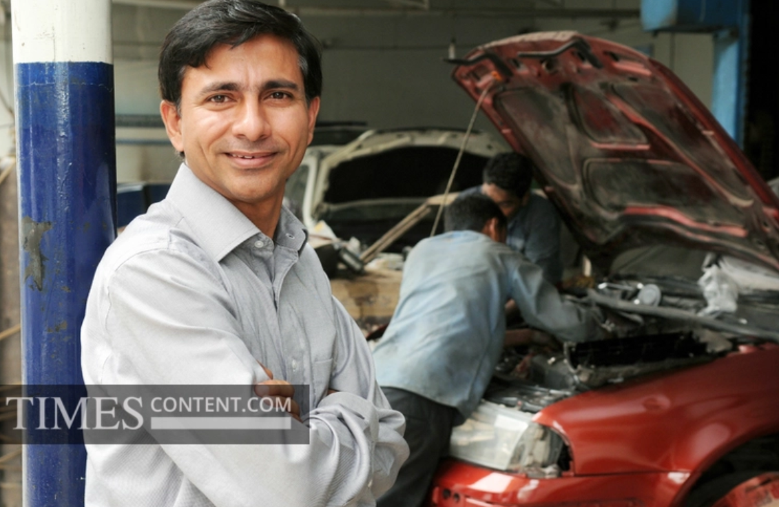 Rakesh Sidana in a repair workshop : Picture take by The Economic Times Team in 2012