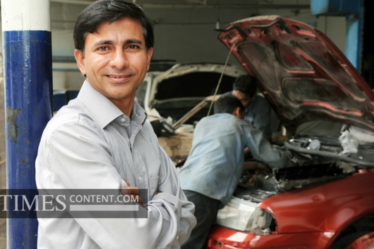 Rakesh Sidana in a repair workshop : Picture take by The Economic Times Team in 2012